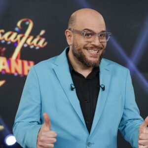 Στην αγκαλιά του Φάνη: Σάκης Τανιμανίδης και Ευτύχης Μπλέτσας, δύο ξεχωριστοί ταξιδιώτες – Απόψε στις 23:50 στον ΣΚΑΪ