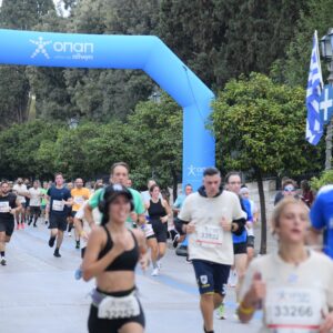 Το μεγαλύτερό βήμα τους μέχρι το επόμενο έκαναν οι δρομείς του 42ου Αυθεντικού Μαραθωνίου της Αθήνας