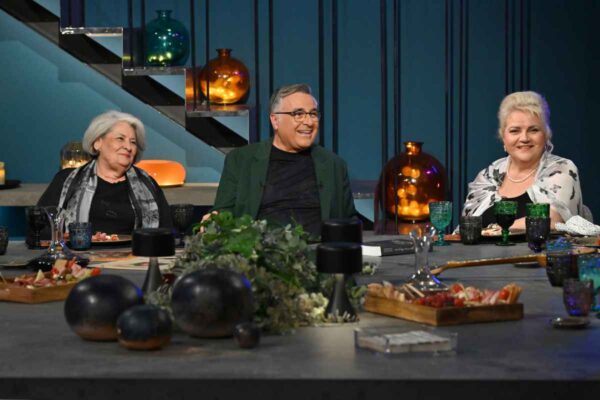 ΕΡΤ1: #Παρέα με τον Γιώργο Κουβαρά – Αφιέρωμα στις γυναίκες του ρεμπέτικου – Σάββατο 22.11.2025, στις 22:00 – Δείτε βίντεο