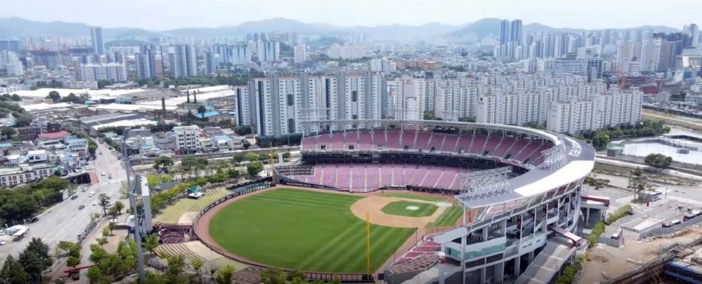 ΕΡΤ2 ΣΠΟΡ: «Κορυφαία στάδια του κόσμου», «Waka Ama» και «Αυστραλιανό Όπεν» – Τρία συναρπαστικά ντοκιμαντέρ σε Α´ τηλεοπτική μετάδοση – 24-28.11.2025