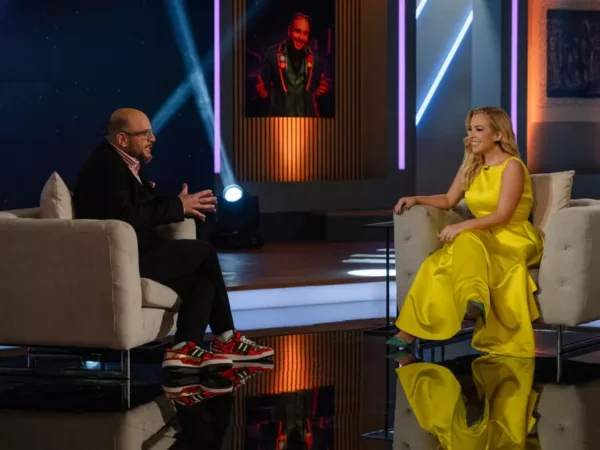 «Στην Αγκαλιά του Φάνη»: Μαρία Αναστασοπούλου και Τριαντάφυλλος σπάνε κλισέ και… ρολόγια – Απόψε στις 23.45 – Τρέϊλερ