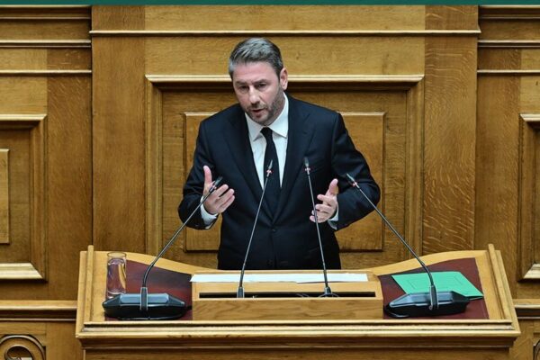 Βουλή – Ν. Ανδρουλάκης: «Τα ολιγοπώλια θησαυρίζουν και η κυβέρνηση πετά χαρταετό – Μονόδρομος η πολιτική αλλαγή (βίντεο)