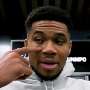 Αντετοκούνμπο: «Είδα κάποιον που πήγε ν’ αρπάξει την τσάντα μιας κυρίας, τον άρπαξα και μου έριξε αγκωνιά», είπε για το μαυρισμένο μάτι του – Βίντεο