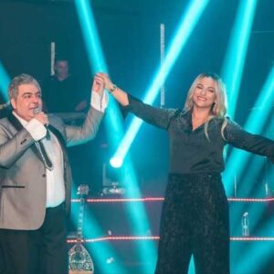 Bολάνης-Κατσίγιαννη: Sold out, ουρές κόσμου, λουλουδοπόλεμος, χαμός στην πρεμιέρα τους (εικόνες+βίντεο)