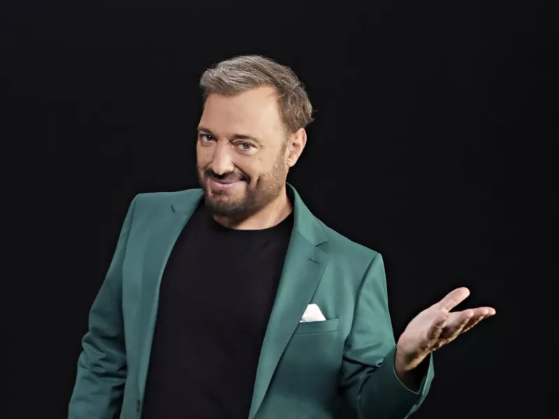 «The Wall»: Ένα ζευγάρι γεμάτο ενέργεια και δυναμισμό εισβάλλει στο πλατό – Δείτε το τρέϊλερ