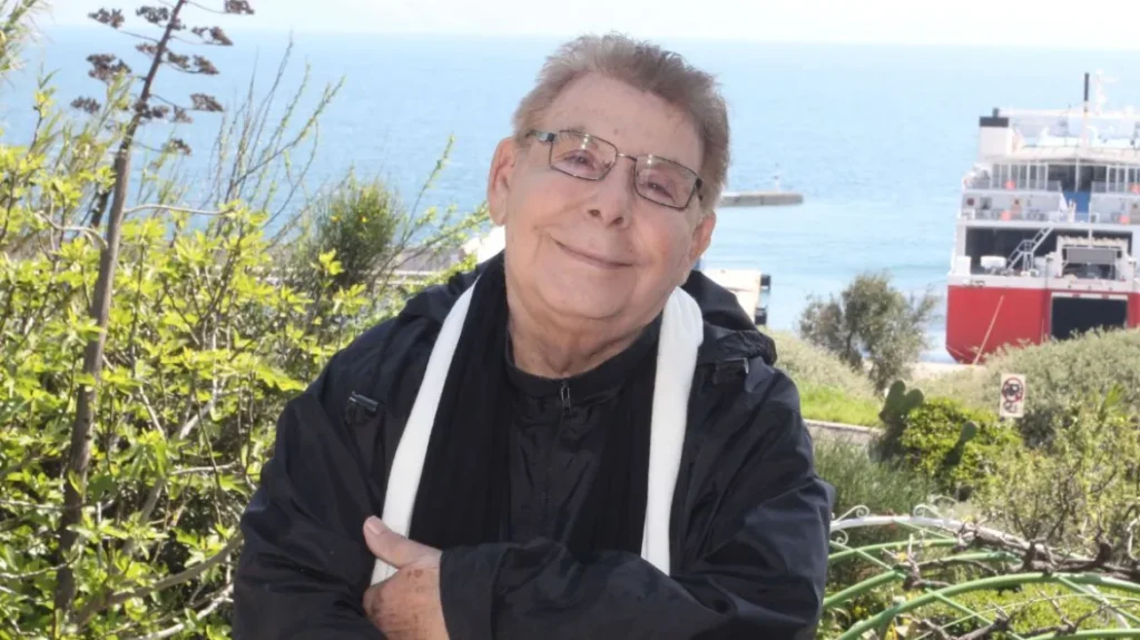 Γιάννης Γαλάτης: Πουλάω την πολυκατοικία μου στη Ραφήνα για να συντηρήσω 22 οικογένειες (βίντεο)