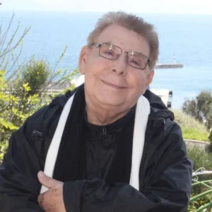 Γιάννης Γαλάτης: Πουλάω την πολυκατοικία μου στη Ραφήνα για να συντηρήσω 22 οικογένειες (βίντεο)