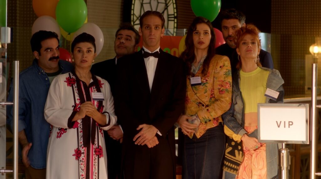 HOTΕΛ ΕΛVIRA: Όλοι προετοιμάζονται για την άφιξη της πάμπλουτης πελάτισσας αλλά μια  μεγάλη έκπληξη τους περιμένει! Τρέϊλερ