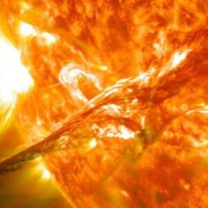 Η Γη χτυπήθηκε από τη μεγαλύτερη ηλιακή έκλαμψη του 2025 – Κίνδυνος  για παγκόσμιο μπλακ άουτ