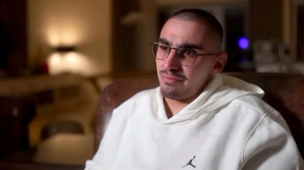 «Χειρότεροι και από Ναζί»: 21χρονος Ισραηλινός μιλά για τη σεξουαλική κακοποίηση που υπέστη στα χέρια των βασανιστών του στη Γάζα (βίντεο)