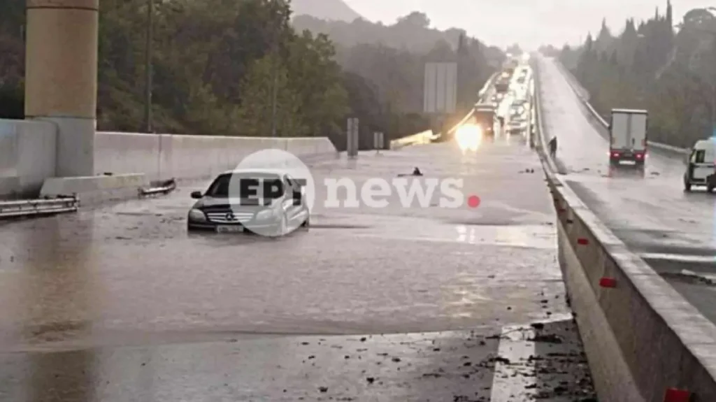 Καιρός: Στο έλεος της κακοκαιρίας Αρκαδία, Μεσσηνία, Βόνιτσα, Πρέβεζα – Πλημμύρισαν σπίτια και δρόμοι, εγκλωβίστηκαν οδηγοί (βίντεο)