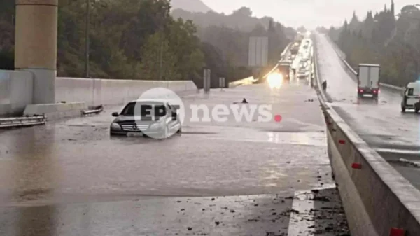 Καιρός: Στο έλεος της κακοκαιρίας Αρκαδία,  Μεσσηνία, Βόνιτσα, Πρέβεζα –  Πλημμύρισαν σπίτια και δρόμοι, εγκλωβίστηκαν οδηγοί (βίντεο)