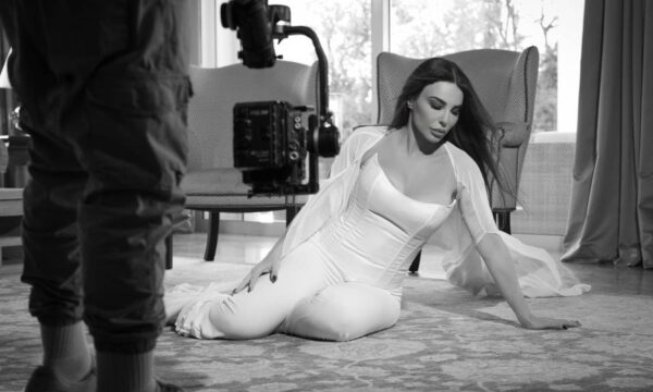 Κέλλυ Κελεκίδου: Στα backstage του νέου της βιντεοκλίπ για το νέο της τραγούδι «Σπίτι Σου» (εικόνες)