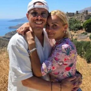 Μιλλούση: Πέταξαν πέτρες στο σπίτι μας: «Αν τα παιδιά μου ήταν εδώ και έπαιζαν στον κήπο;» (βίντεο)