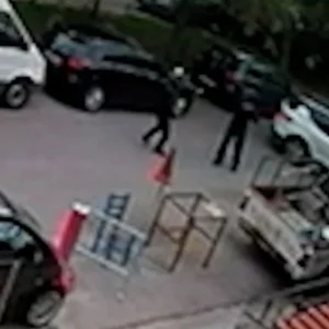 Νέος Κόσμος: Βίντεο ντοκουμέντο από την στιγμή που ο 29χρονος επιτίθεται με μανία στον 58χρονο – Σοκάρει η ιατροδικαστική για τα χτυπήματα