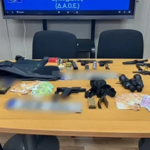 Βαριά όπλα, χρυσές λίρες και 100.00 € είχαν οι 4 συλληφθέντες για τη δολοφονία του Γιάννη Λάλα στην Αράχωβα – Κατηγορούνται και για μία  απόπειρα φόνου