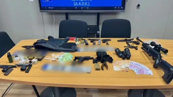 Βαριά όπλα, χρυσές λίρες και 100.00 € είχαν οι 4 συλληφθέντες για τη δολοφονία του Γιάννη Λάλα στην Αράχωβα – Κατηγορούνται και για μία  απόπειρα φόνου