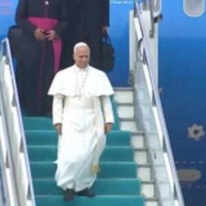 Η άφιξη του Πάπα Λέοντος στην Κωνσταντινούπολη – Ο πρώτος Ποντίφικας που επισκέπτεται την ιστορική Νίκαια (βίντεο)