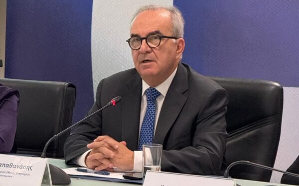 Παπαθανάσης για Fitch: Η αξιοπιστία και η αποτελεσματικότητα της αναπτυξιακής οικονομικής πολιτικής αναγνωρίζεται διεθνώς