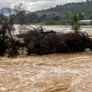 Κακοκαιρία: Σοβαρά προβλήματα στην Ήπειρο και την Κέρκυρα – Κατολισθήσεις, πλημμύρες και αποκλεισμένα χωριά – Πού θα είναι κλειστά τα σχολεία (βίντεο)