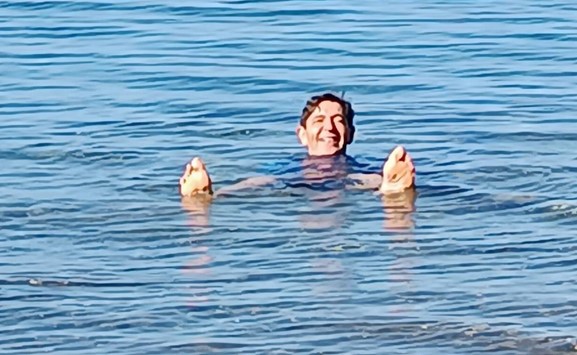 Γεράσιμος Σκιαδαρέσης: Η φωτογραφία μέσα στη θάλασσα: 42 ημέρες για τα Χριστούγεννα, έγραψε