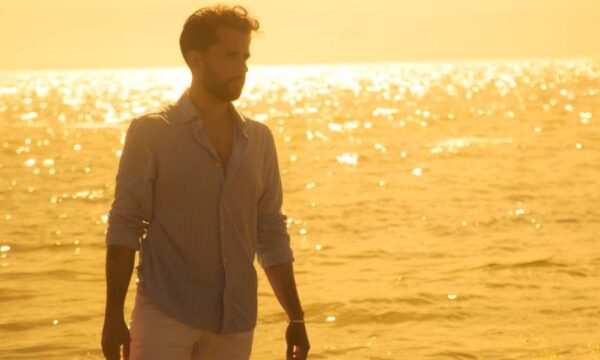 Σταύρος Κρητικός: Το The Voice, η Έλενα Παπαρίζου και η καθημερινότητα του σήμερα