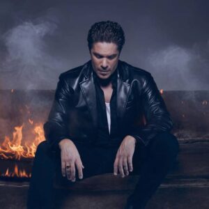 Τεράστια επιτυχία για το νέο album του Νίκου Οικονομόπουλου «11 με λίγα λόγια»