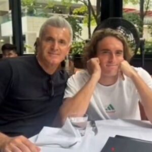 Απόστολος Τσιτσιπάς: Παρουσιάστηκε στην Τροχαία ο και είπε ότι αυτός οδηγούσε  και έτρεχε με 210 km με το πολυτελές αυτοκίνητο του γιού του Στέφανου