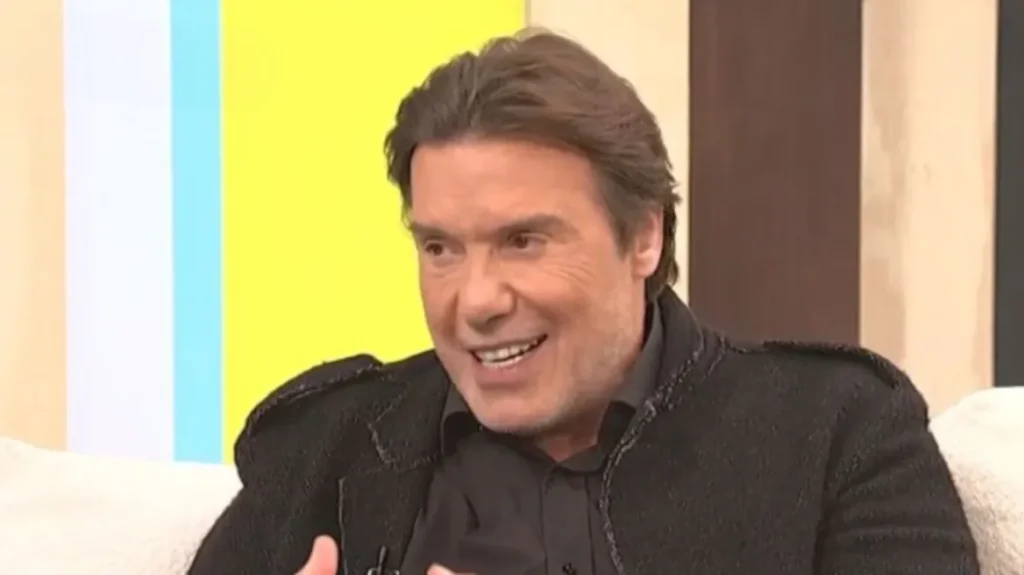 Στράτος Τζώρτζογλου: Όλο το θέατρο είναι ένα μεγάλο κρεβάτι, οι ισορροπίες είναι ευαίσθητες (βίντεο)