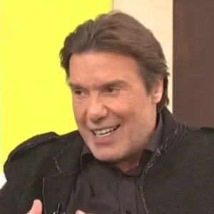 Στράτος Τζώρτζογλου: Όλο το θέατρο είναι ένα μεγάλο κρεβάτι, οι ισορροπίες είναι ευαίσθητες (βίντεο)