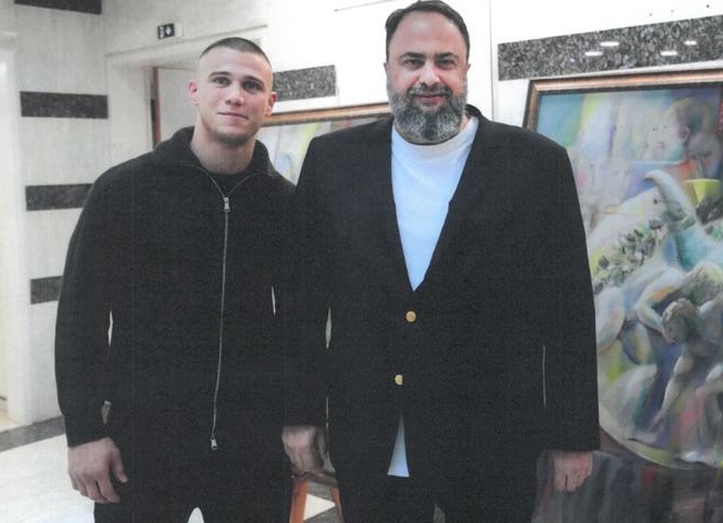 Ο Βαγγέλης Μαρινάκης στηρίζει τον παγκόσμιο πρωταθλητή πάλης Γιώργο Κουγιουμτσίδη στο δρόμο για τους Ολυμπιακούς του Λος Άντζελες