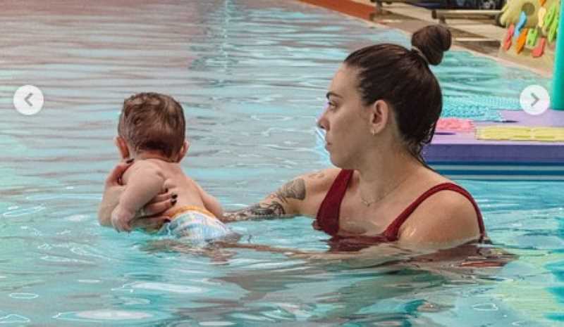 Ευρυδίκη Βαλαβάνη: Στην πισίνα με τον τεσσάρων μηνών γιό της –Φωτογραφίες&βίντεο