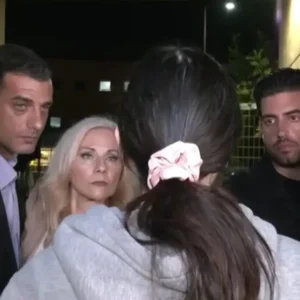 Βορίζια: «Κάνω έκκληση στις γυναίκες της άλλης οικογένειας, να ζήσουν τα παιδιά μας», λέει η σύζυγος του 29χρονου που παραδόθηκε για το μακελειό