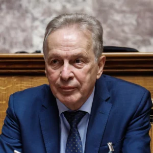 Novartis: Δεσμεύονται τα περιουσιακά στοιχεία  των δύο πρώην προστατευόμενων μαρτύρων «Μάξιμου Σαράφη» και «Αικατερίνης Κελέση» – Στο στόχαστρο ύποπτα ποσά 10 και 17 εκατ. ευρώ σε ελβετικές τράπεζες