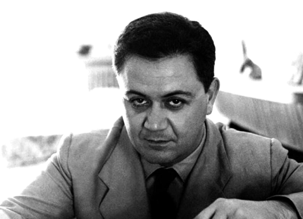 Η ΦΩΝΗ ΤΗΣ ΕΛΛΑΔΑΣ: «Αναφορές στον Μάνο Χατζιδάκι» – Ένα μοναδικό αφιέρωμα της εκπομπής «Η δική μας πόλη» στον αξέχαστο συνθέτη – Κυριακή 23.11.2025