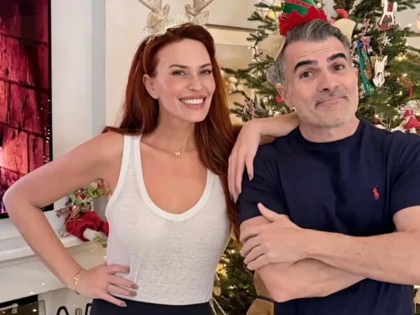 Σίσσυ Χρηστίδου: Στόλισε το χριστουγεννιάτικο δέντρο του σπιτιού της  – Φωτογραφίες