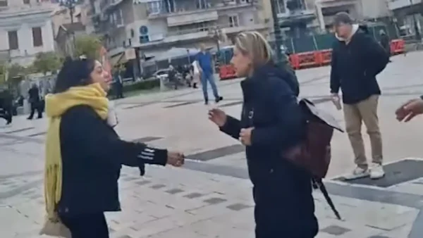 Η Χριστίνα Αλεξοπούλου δέχτηκε φραστική επίθεση στην Πάτρα: «Να φύγετε δολοφόνοι» – H απάντηση της (βίντεο)