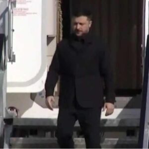 Στην Αθήνα ο Ζελένσκι: «Η Ουκρανία συμφώνησε για εισαγωγές φυσικού αερίου από την Ελλάδα» – Στις 13:45 η συνάντηση με Μητσοτάκη