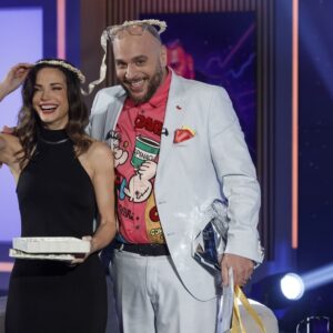 «Στην αγκαλιά του Φάνη»: Κατερίνα Γερονικολού και Κωνσταντίνος Βασάλος – Οι «ωραίοι» και ο Φάνης (Τρέιλερ)