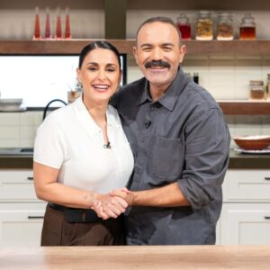 ΕΡΤ1: «ΠΟΠ Μαγειρική» με τον Ανδρέα Λαγό – Καλεσμένοι οι Χριστίνα Σάλτη, Προκόπης Αγαθοκλέους, Ελισάβετ Κοντοκώστα, Άγγελος Παπαδημητρίου, Άννα Ντουντουνάκη – 03 – 07.11.2025