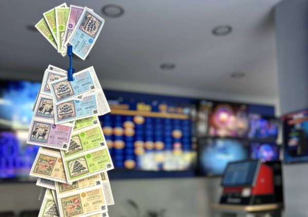 Εγγυημένα 5 εκατ. ευρώ από το Πρωτοχρονιάτικο Λαχείο στο φινάλε του 2025 – Από 1 εκατ. ευρώ κερδίζουν όλοι οι λαχνοί της τυχερής πεντάδας