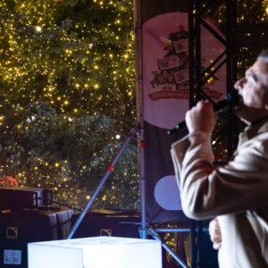 Το απόλυτο χριστουγεννιάτικο event στην πλατεία Αριστοτέλους με τον Αντώνη Ρέμο – Μια βραδιά που θα μείνει αξέχαστη στη Θεσσαλονίκη από το Πρωτοχρονιάτικο Λαχείο και τη Next Step Media Group