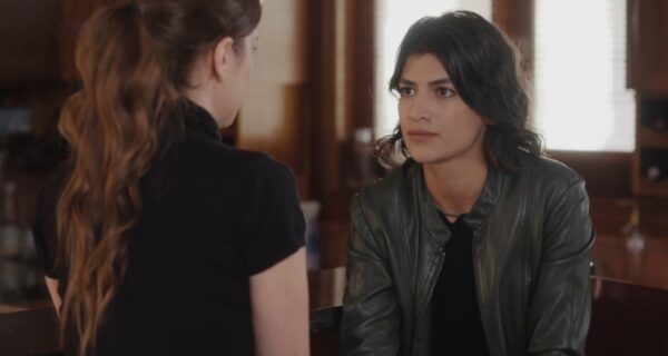 «Η γη της ελιάς»: Η Αλεξάνδρα παρατηρεί ένα περίεργο σημάδι στο σώμα της Χριστιάνας και μια χιονοστιβάδα συνταρακτικών αποκαλύψεων ξεκινά