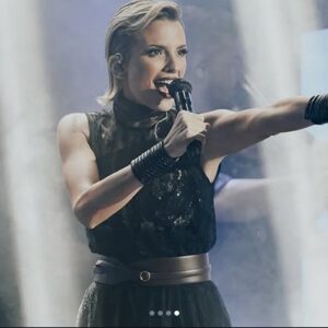 Κατερίνα Λιόλιου: Βρέθηκε σε μπλόκο αγροτών και τους τραγούδησε – Βίντεο