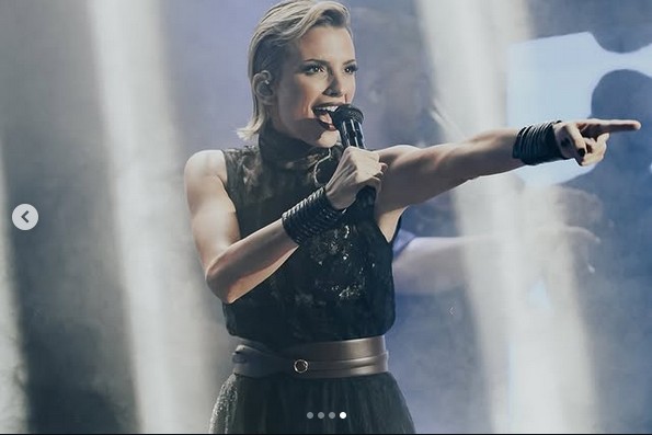 Κατερίνα Λιόλιου: Βρέθηκε σε μπλόκο αγροτών και τους τραγούδησε – Βίντεο