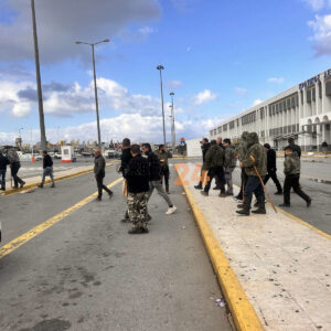 Κρήτη: Άνοιξε το αεροδρόμιο Ηρακλείου –  Ομαλοποιούνται οι πτήσεις – Στην Αποκεντρωμένη Διοίκηση το μπλόκο των αγροτών