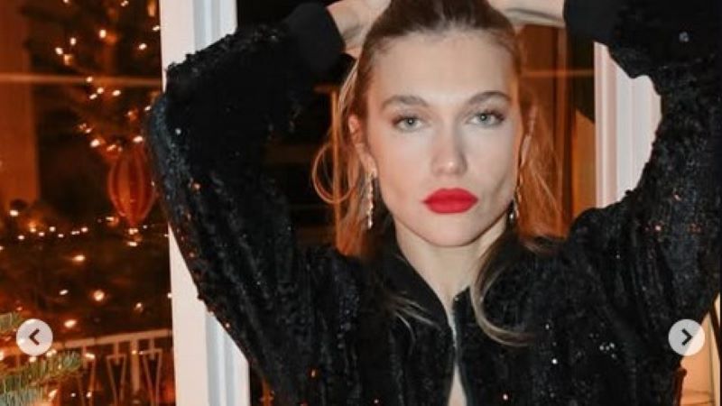 Κλέλια Ανδριολάτου: Ποζάρει σε γιορτινή διάθεση και χορεύει σε ρυθμούς latin (εικόνες&βίντεο)