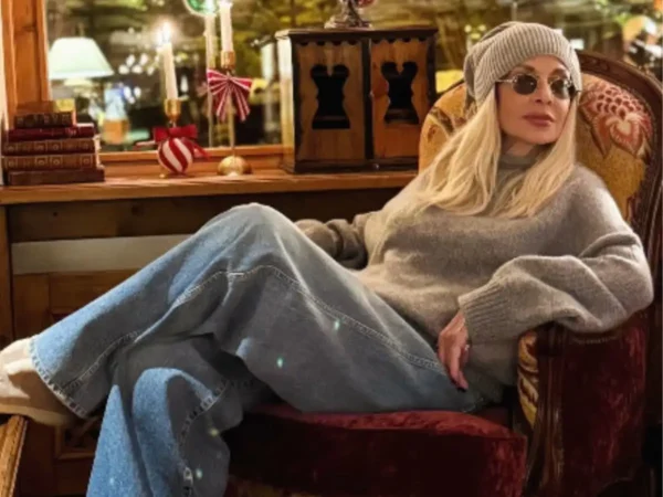 Άννα Βίσση: Στο Κουρσεβέλ με τα εγγόνια της για τα Χριστούγεννα