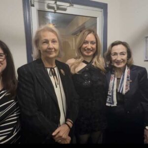 Εlaina: Το δημόσιο ευχαριστώ του «Συλλόγου Αγίου Ανδρέα» για την προσφορά της ερμηνεύτριας στην ανέγερση του Ναού στη Νέα Υόρκη (βίντεο)