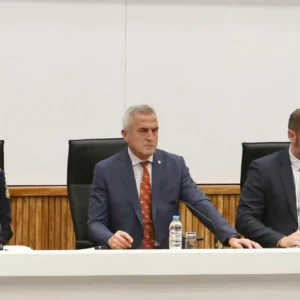 Πώς στήθηκε η επιχείρηση «Ίπαλλος» για τη σύλληψη του Έλληνα «Εσκομπάρ» που διακινούσε τόνους κοκαϊνης- Πάνω από 100 εκατ. ευρώ τα κέρδη – Οι ανακοινώσεις της ΕΛΑΣ